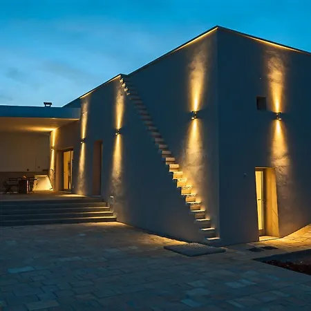 Vila Apulia With Pool